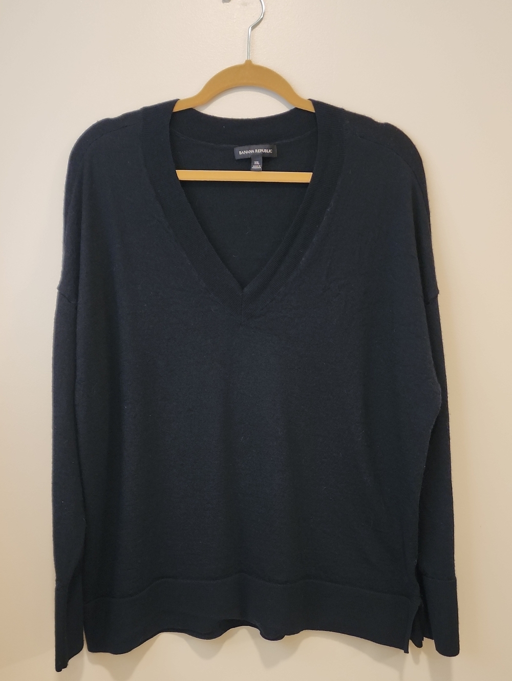 Banana Republic Merino Wool V-Neck Sweater Black Minimalist Women's size XXL